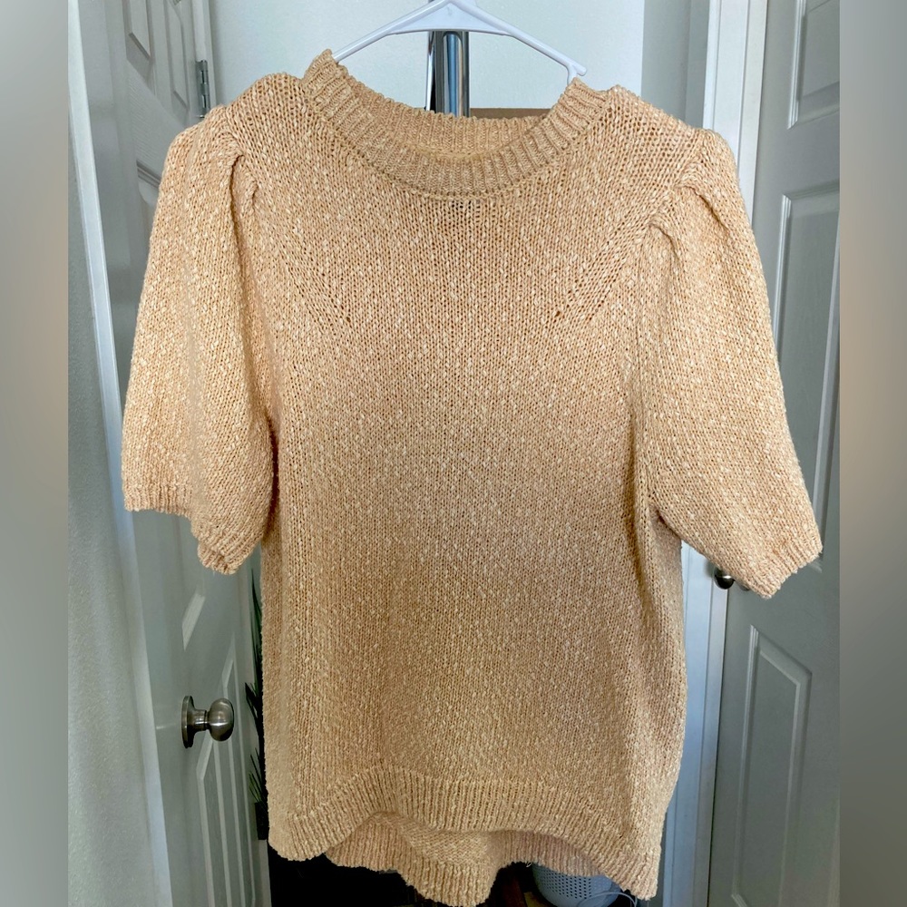 Size small- Universal Thread- short sleeve sweater